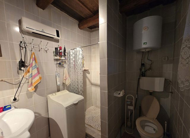 Eladó családi ház, Tiszaeszláron 8.2 M Ft, 1 szobás
