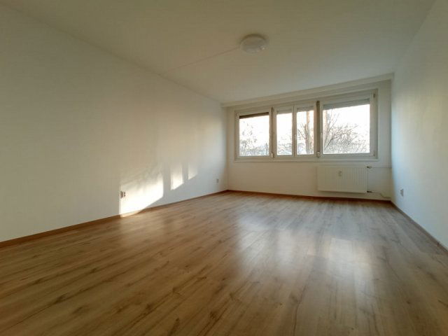 Kiadó téglalakás, albérlet, XIV. kerületben, Füredi utcában