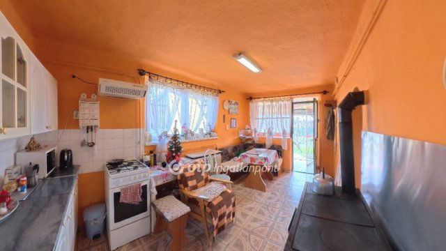 Eladó családi ház, Mezőkövesden 21.9 M Ft, 2 szobás