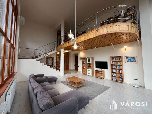 Eladó családi ház, Debrecenben 189 M Ft, 7 szobás