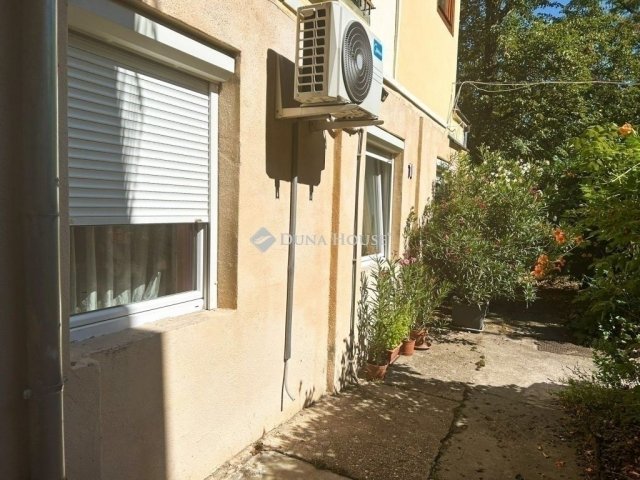 Eladó téglalakás, Budapesten, IV. kerületben 65.6 M Ft, 1 szobás