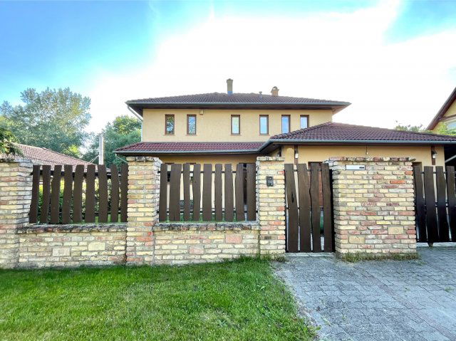 Eladó családi ház, Veresegyházon 189 M Ft, 5 szobás