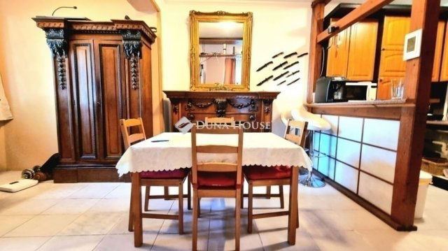 Eladó családi ház, Budapesten, III. kerületben 129.9 M Ft