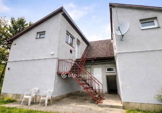 Kiadó családi ház, albérlet, Nyíregyházán 2400 E Ft / hó