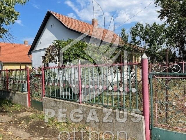 Eladó családi ház, Tiszaszentimrén, Széles úton 13.8 M Ft