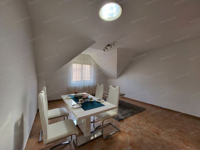 Eladó téglalakás, Győrött 71.5 M Ft, 3 szobás