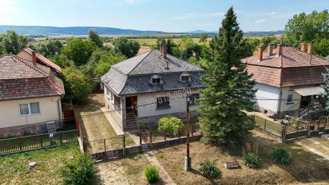 Eladó családi ház, Szátokon 25.9 M Ft, 3 szobás