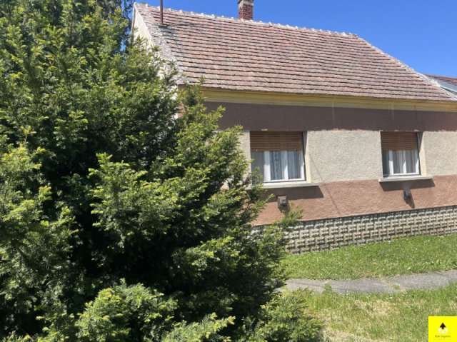 Eladó családi ház, Répceszentgyörgyön 28 M Ft, 2 szobás