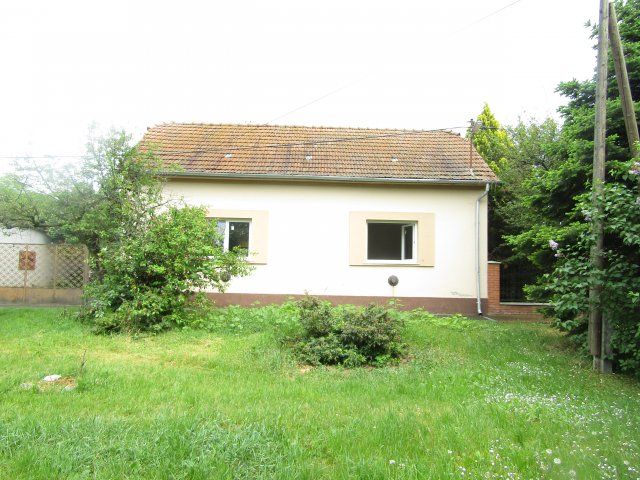 Eladó családi ház, Egerben 65 M Ft, 3 szobás
