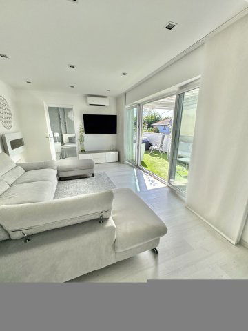 Eladó téglalakás, Dunaharasztin 159.888 M Ft, 4+1 szobás