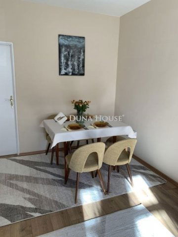 Eladó panellakás, Pécsett 47.99 M Ft, 2 szobás