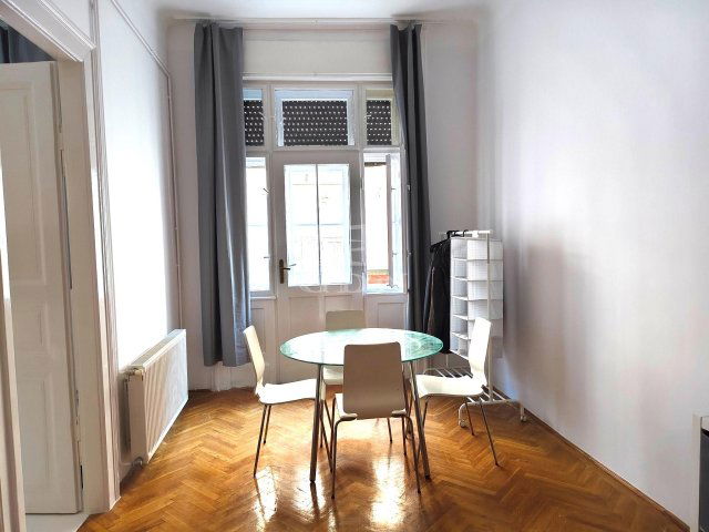Eladó téglalakás, Budapesten, VII. kerületben 89 M Ft, 3 szobás