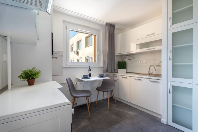 Eladó panellakás, Budapesten, III. kerületben 115 M Ft, 3 szobás