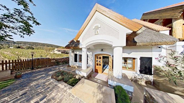 Eladó családi ház, Csopakon 350 M Ft, 3 szobás