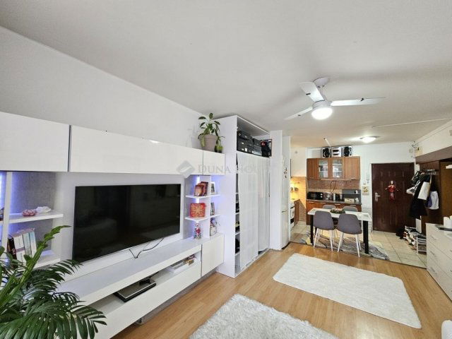 Eladó panellakás, Budapesten, XX. kerületben 64.9 M Ft, 2 szobás