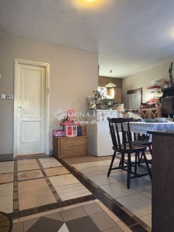 Eladó családi ház, Tápiószecsőn 63.9 M Ft, 3 szobás