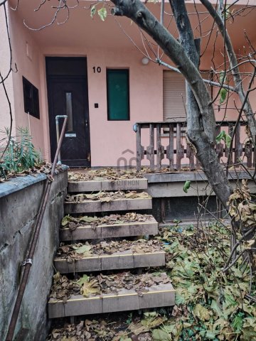 Eladó sorház, Szekszárdon 59.5 M Ft, 6 szobás