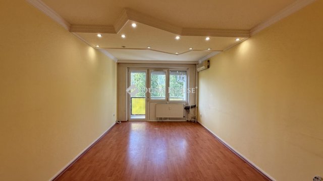 Eladó panellakás, Győrött, Erfurti úton 48.8 M Ft, 2 szobás