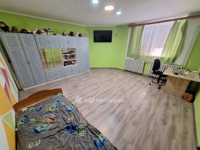 Eladó családi ház, Tiszasason 18 M Ft, 3 szobás
