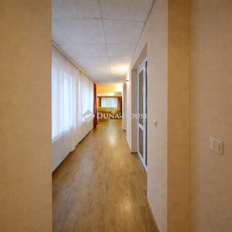 Eladó családi ház, Budapesten, IV. kerületben 98 M Ft, 3 szobás