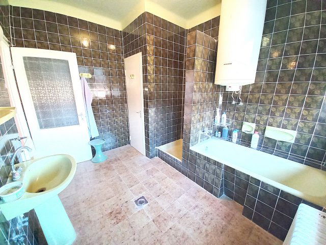 Eladó sorház, Hajdúböszörményen 65 M Ft, 3 szobás