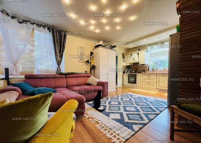Eladó családi ház, Szentendrén 88 M Ft, 3 szobás