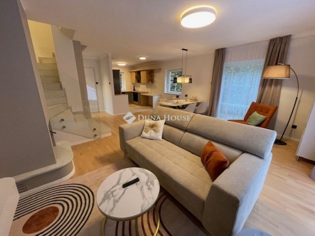 Kiadó téglalakás, albérlet, Pécsett 549 E Ft / hó, 4 szobás