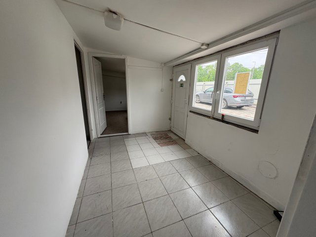 Kiadó üzlethelyiség, Székesfehérvárott 149 E Ft / hó