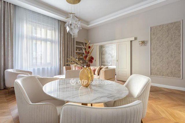 Eladó téglalakás, Budapesten, V. kerületben 249.9 M Ft, 3 szobás