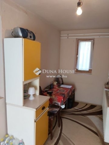 Eladó családi ház, Dunaharasztin 25 M Ft, 3 szobás