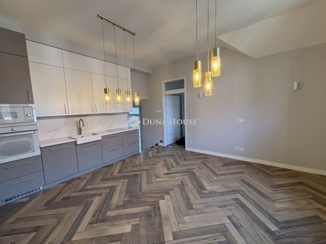 Eladó téglalakás, Kecskeméten 110 M Ft, 3 szobás