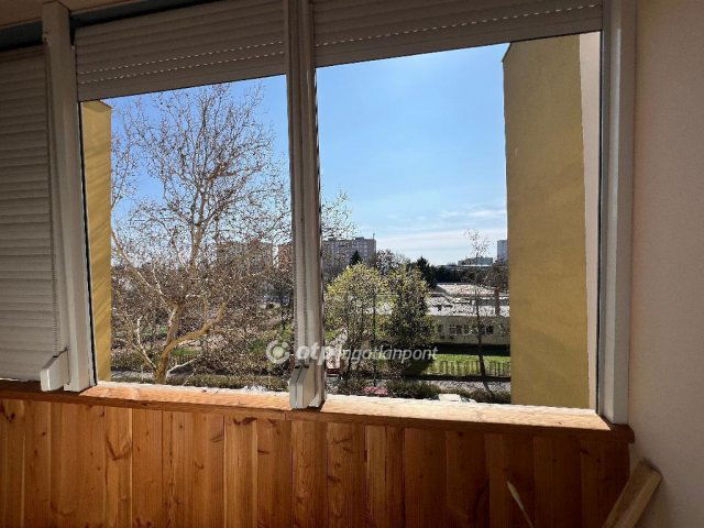 Eladó panellakás, Százhalombattán 68.4 M Ft, 2+1 szobás