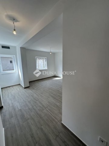 Eladó családi ház, Cegléden 72.99 M Ft, 3 szobás