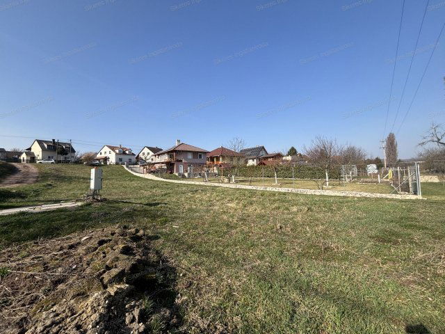 Eladó telek, Tarjánon 14.5 M Ft / költözzbe.hu