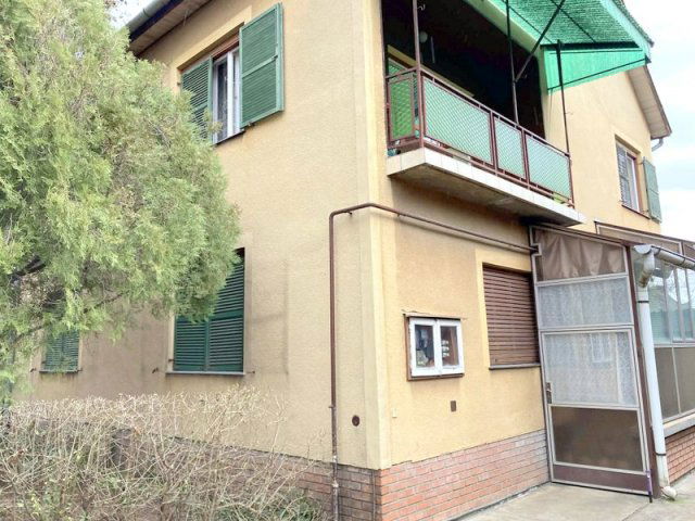 Eladó családi ház, Makón 83 M Ft, 6 szobás