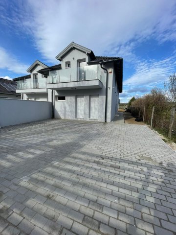 Eladó ikerház, Budapesten, XVI. kerületben 179.9 M Ft, 5 szobás