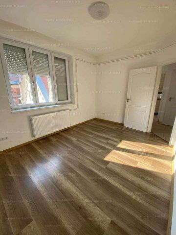 Kiadó téglalakás, albérlet, V. kerületben, Alkotmány utcában