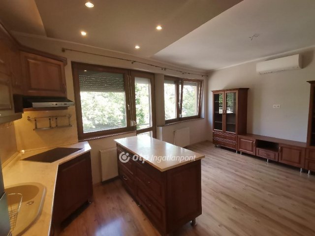 Kiadó téglalakás, albérlet, Békéscsabán 180 E Ft / hó