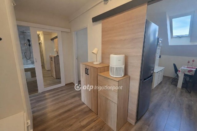 Eladó panellakás, Debrecenben 72.9 M Ft, 2+2 szobás