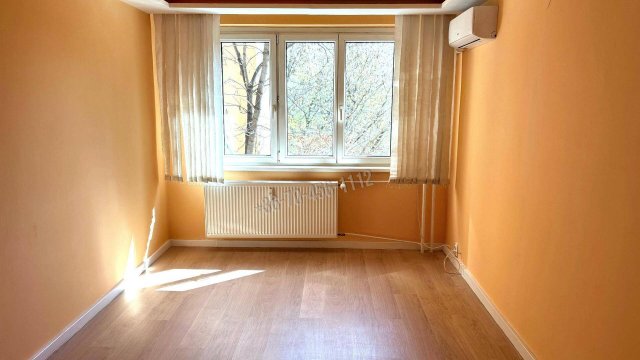 Eladó panellakás, Budapesten, III. kerületben 92.99 M Ft