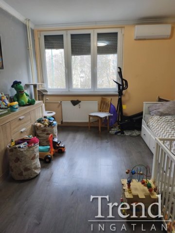 Eladó téglalakás, Dunaújvárosban 36.9 M Ft, 2 szobás