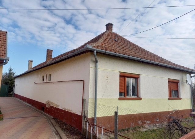 Eladó családi ház, Sarkadon 8 M Ft, 1+1 szobás