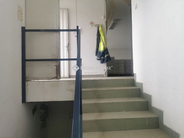Eladó ipari ingatlan, Vecsésen 269.9 M Ft / költözzbe.hu
