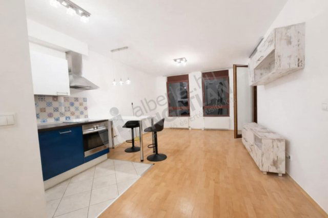 Kiadó téglalakás, albérlet, VI. kerületben, Szinyei Merse utcában