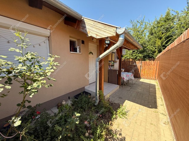 Eladó téglalakás, Szigetszentmiklóson 93 M Ft, 4 szobás