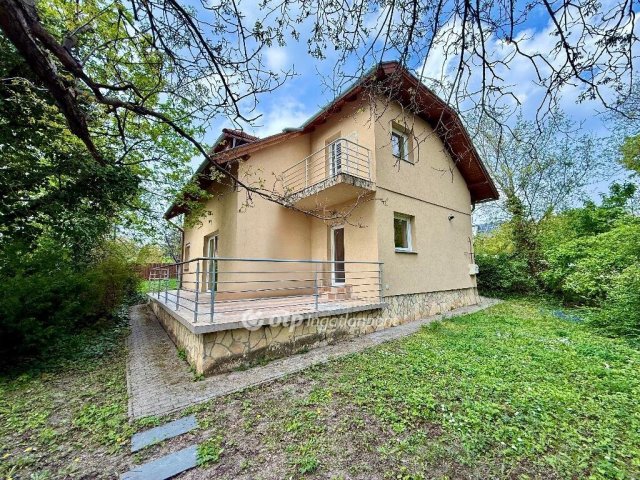 Eladó családi ház, Szentendrén 149.99 M Ft, 4 szobás