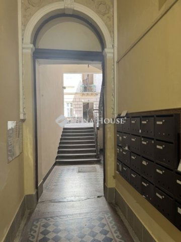 Eladó téglalakás, Budapesten, VI. kerületben 79 M Ft, 3 szobás