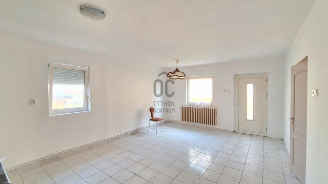 Eladó ikerház, Fácánkerten 30 M Ft, 2 szobás