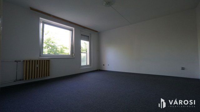 Eladó panellakás, Ajkán 29.9 M Ft, 2 szobás