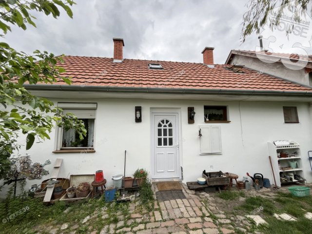 Eladó ikerház, Nagykőrösön 34.5 M Ft, 5 szobás